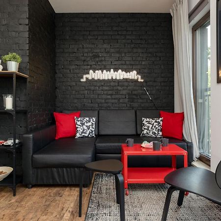 Stylish & Trendy 1 Bedroom Apartment Wola With Parking By Renters Варшава Екстер'єр фото