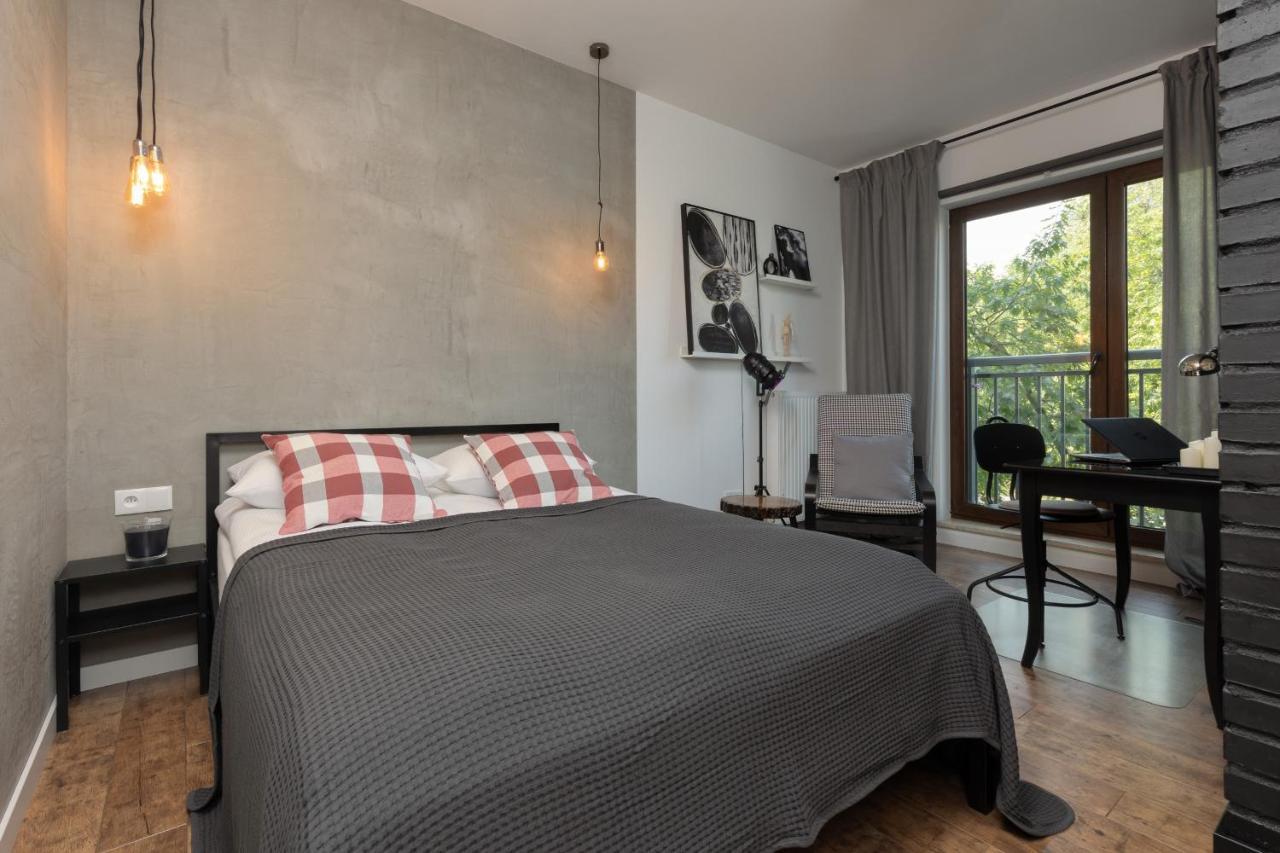 Stylish & Trendy 1 Bedroom Apartment Wola With Parking By Renters Варшава Екстер'єр фото
