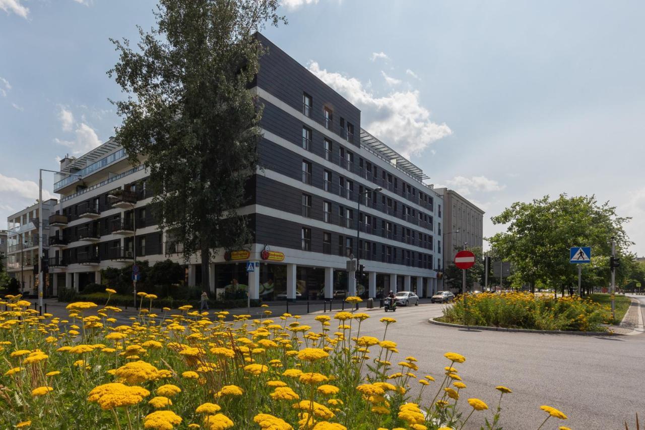 Stylish & Trendy 1 Bedroom Apartment Wola With Parking By Renters Варшава Екстер'єр фото