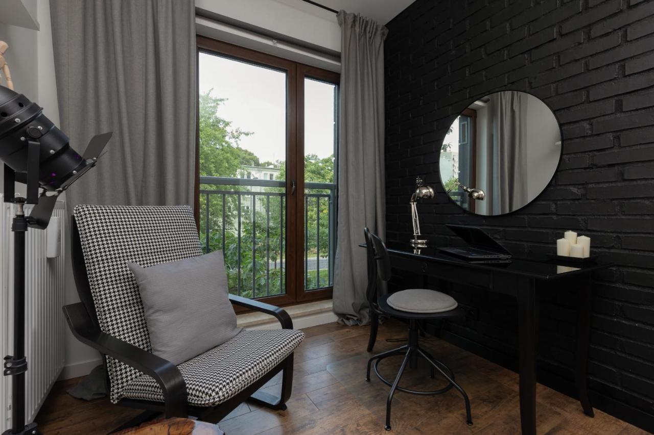 Stylish & Trendy 1 Bedroom Apartment Wola With Parking By Renters Варшава Екстер'єр фото